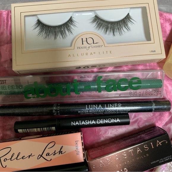 Makeup Beauty Bundle! - Picture 2 of 11